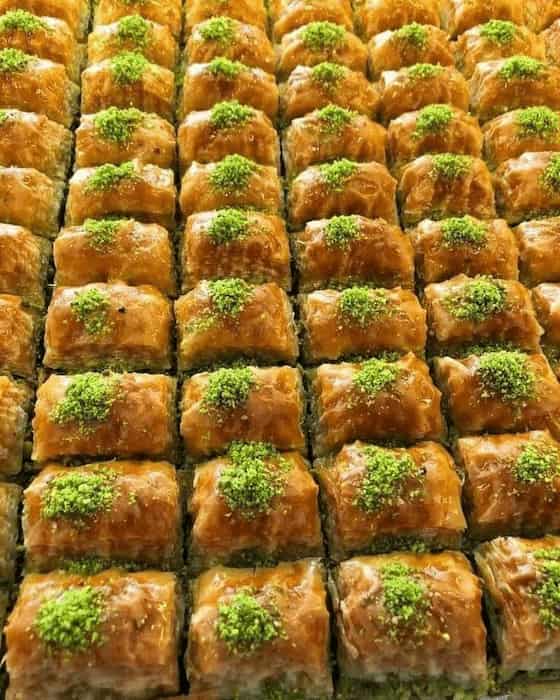 تصویر 4 از باقلوا پسته با گلاب و زعفران لذیذ درجه‌ یک