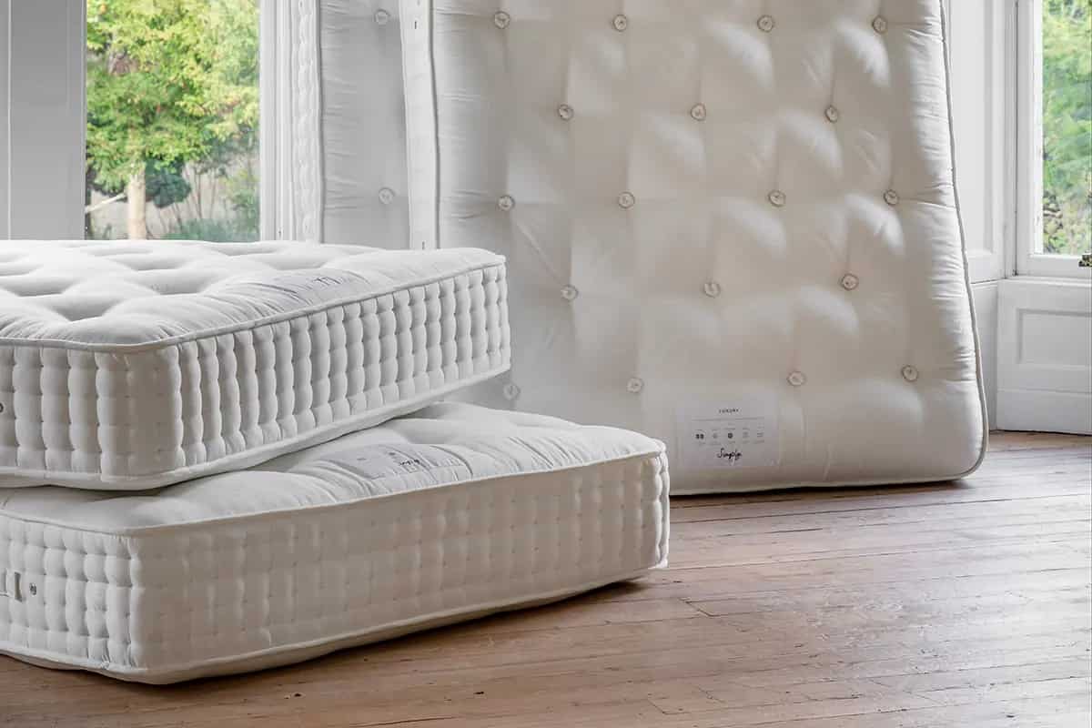 تشک هتلی یک نفره در مدل‌های مختلف