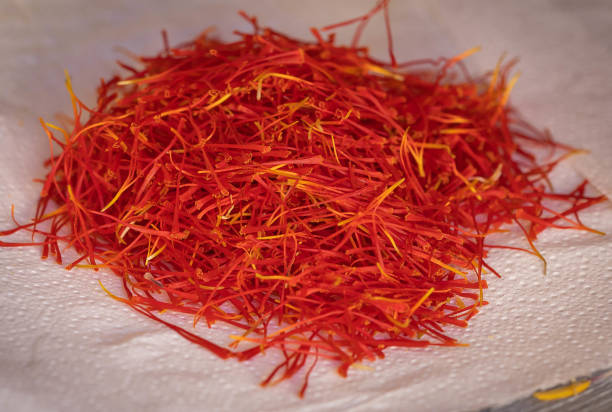 زعفران نگین عمده ممتاز مقرون به‌ صرفه