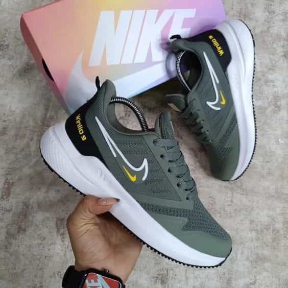 کفش ورزشی راحتی با رویه تنفسی و دوام طولانی مدت