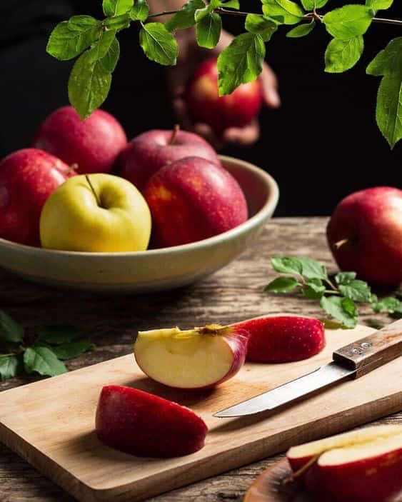 سیب باغی تازه با اندازه درشت و ماندگاری بالا