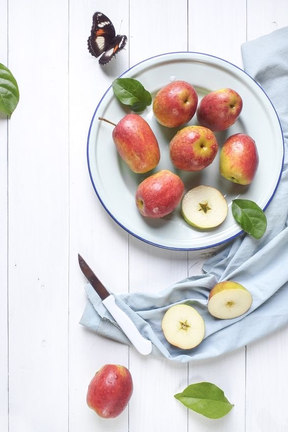 تصویر 1 از انواع سیب قرمز و سبز و زرد و باغی با خواص عالی و تازه