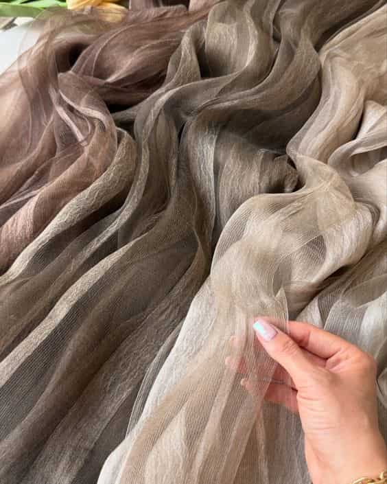 پارچه حریر سبک و خنک مناسب دوخت لباس تابستانی و مجلسی