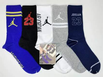 تصویر 2 از جوراب ورزشی شماره دار تیمی