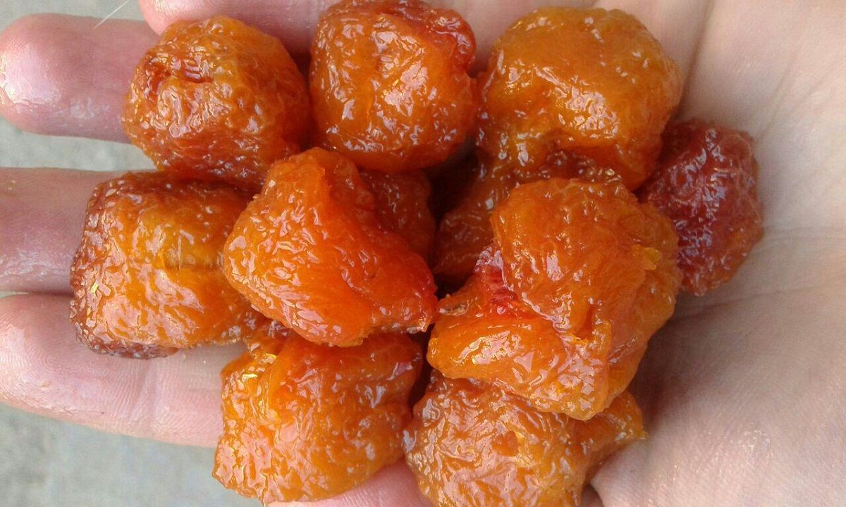 تصویر 1 از آلو بخارا سیاه با طعم خاص و رنگ جذاب