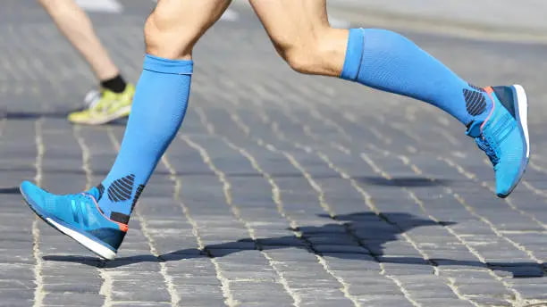 تصویر 3 از جوراب ورزشی ساق بلند حوله ای گرم