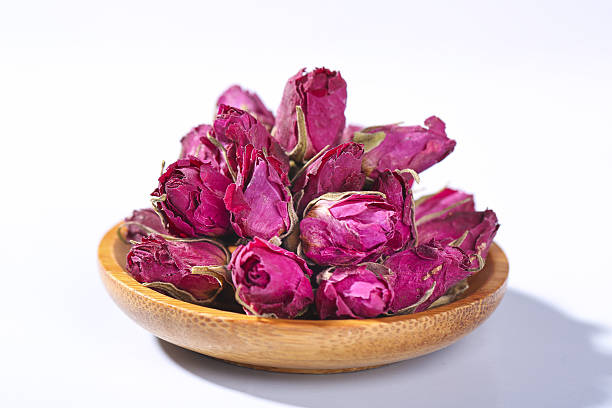 غنچه گل محمدی خشک خاصیت فراوان و طعمی عالی