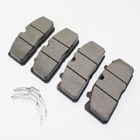 تصویر 1 از لنت ترمز سرامیکی مناسب رانندگی نرم و بی‌ صدا