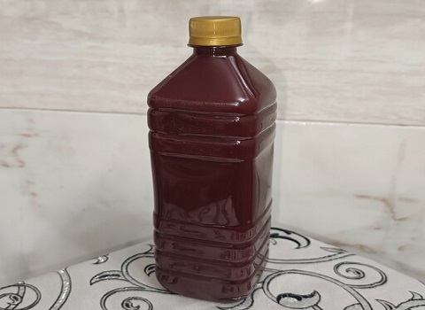 سرکه انگور سیاه در بطری‌ های متنوع