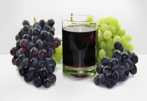 تصویر 1 از سرکه انگور سیاه در بطری‌ های متنوع