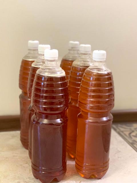 تصویر 3 از سرکه انگور طبیعی و غلیظ در اندازه‌ های مختلف