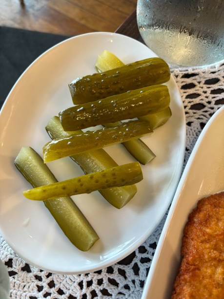 تصویر 2 از خیارشور درجه یک با طعم شور و بافت شکننده