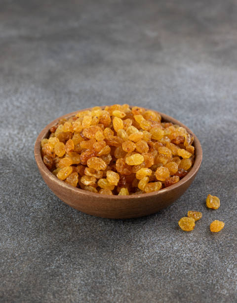 با کیفیت ترین کشمش پلویی طلایی عمده و ارزان