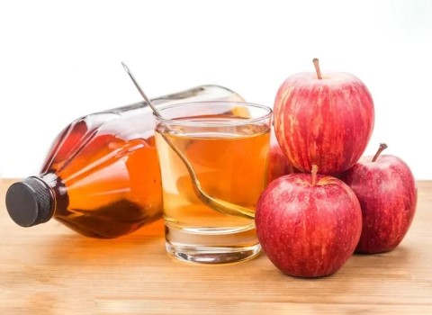 تصویر 3 از سرکه سیب جوشیده در بطری‌ های مختلف