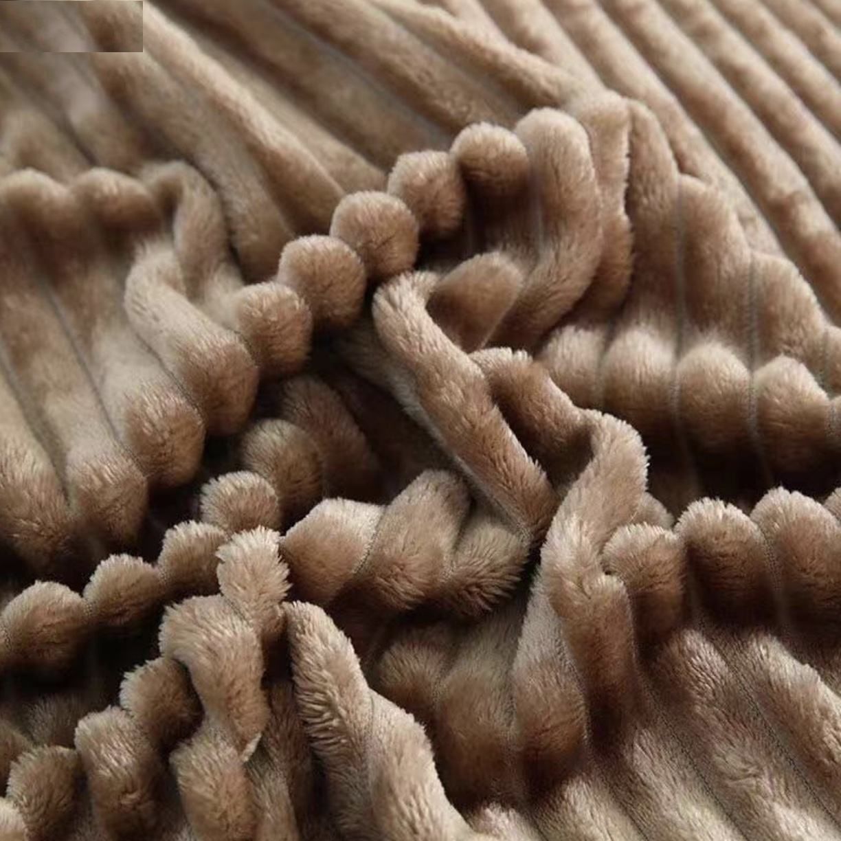 تصویر 2 از پتو مسافرتی کرکره ای ساده و سبک