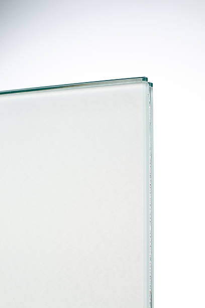 تصویر 2 از شیشه سکوریت با دوام بالا و لبه های پرداخت شده