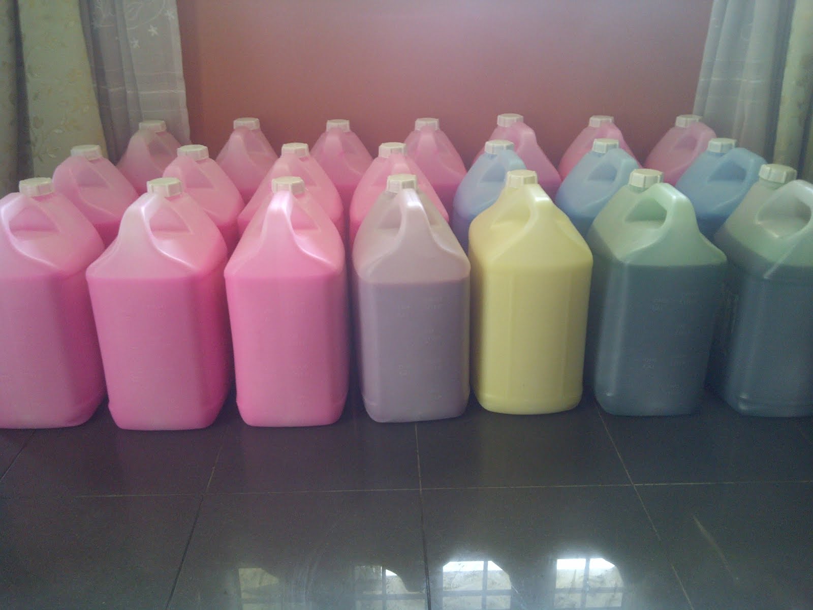 تصویر 1 از مایع ظرفشویی 4 لیتری چربی بر قوی