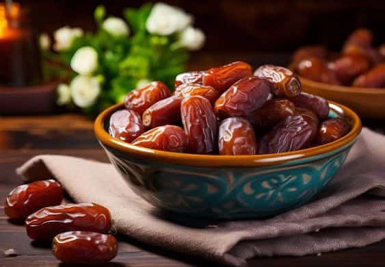 خرما زاهدی خشک و خوش طعم مناسب پخت و پز و مصرف خانگی