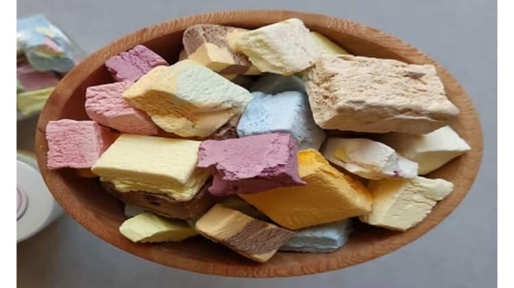 تصویر 2 از بستنی خشک جرقه ای طعم چند میوه + حس تازگی و هیجان