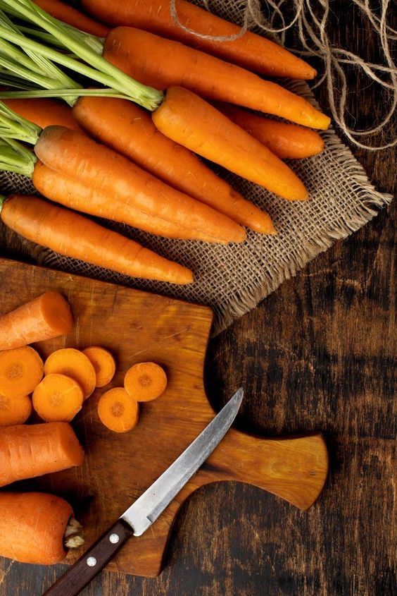 تصویر 2 از هویج تازه و ترد مناسب سالاد آب‌ هویج و پخت‌ و پز