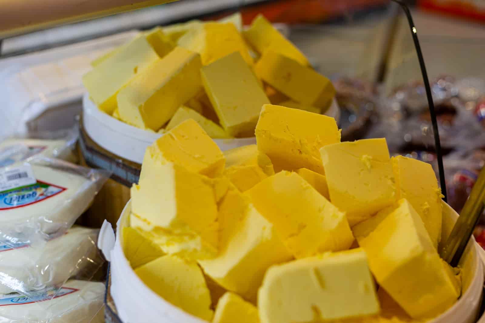 بستنی خشک زعفرانی فله برای لحظه های بیاد ماندنی