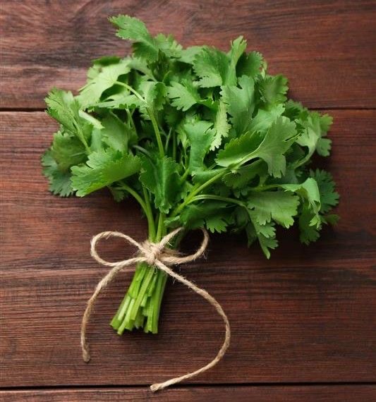 تصویر 5 از جعفری تازه با عطر قوی و برگ‌ های سبز مناسب انواع غذاها