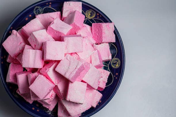 تصویر 1 از بستنی خشک وانیل توت فرنگی با طعمی دوگانه و جذاب انتخابی مطمئن