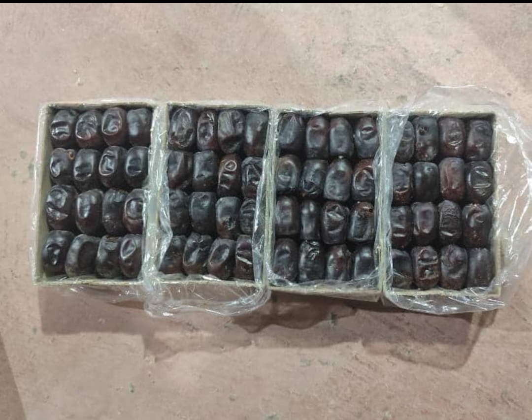 تصویر 2 از خرید و فروش عمده خرما مضافتی مرغوب کرمان