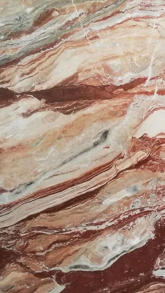 تصویر 1 از سنگ تراورتن درجه یک با رنگ‌ بندی متنوع و سطح صیقلی