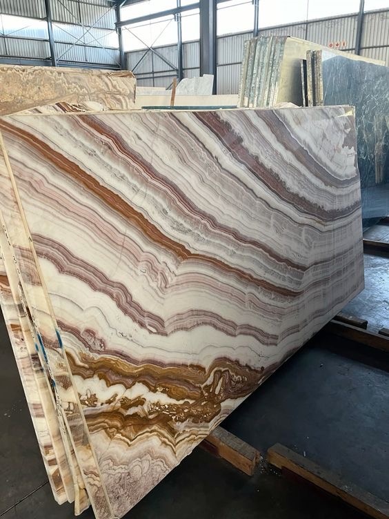 تصویر 3 از سنگ تراورتن طبیعی مقاوم و مناسب نمای بیرونی و داخلی