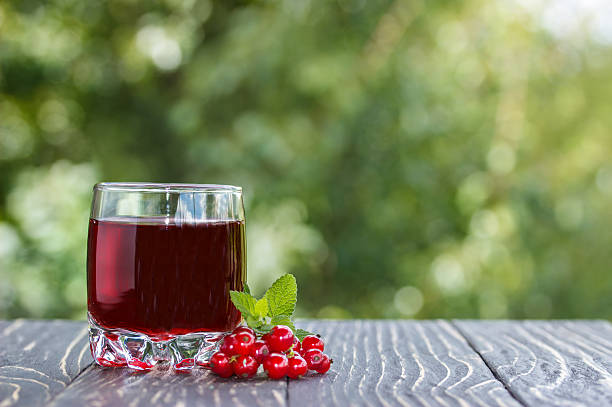 آب زرشک ارگانیک بیرجند تهیه شده با استاندارد بین المللی