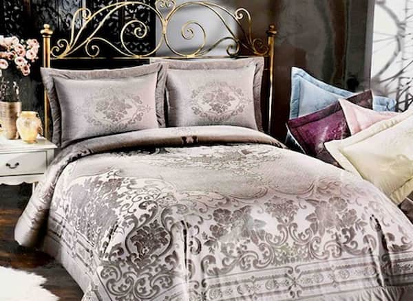 رو تختی ابریشمی سبک و خنک مناسب تابستان