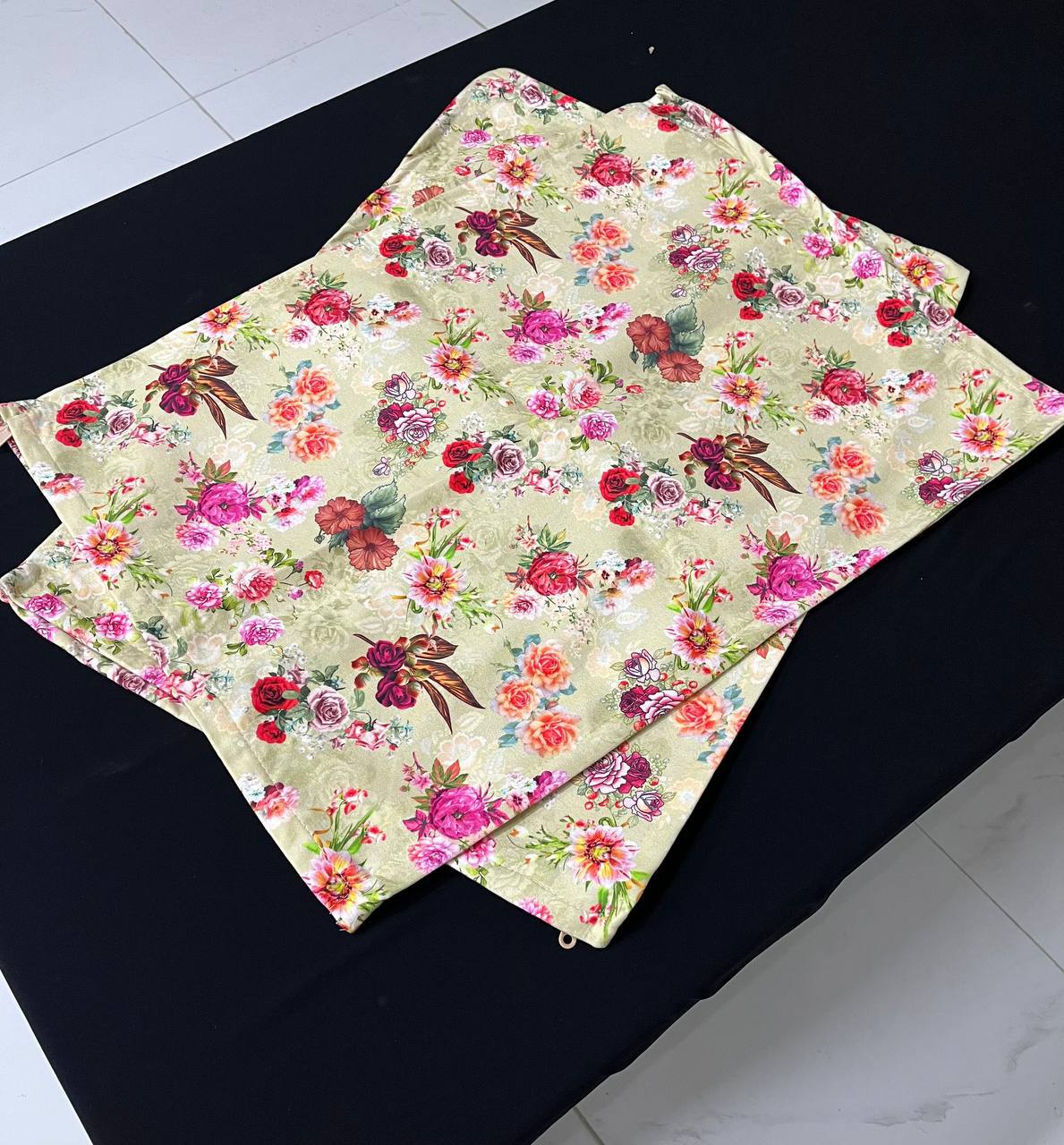 تصویر 1 از پخش عمده و تامین مستقیم روبالشتی مخمل گلدار دورو