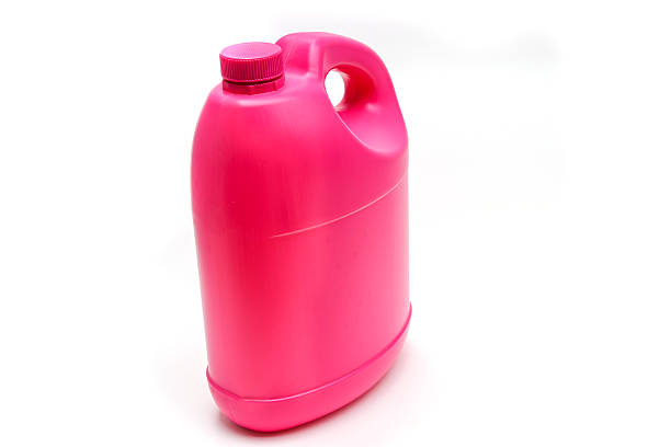 تصویر 1 از گالن پلاستیکی 4 لیتری با طراحی محکم و بادوام