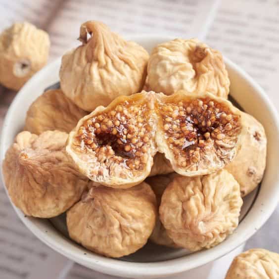 انجیر خشک درجه یک شیرین و خوش‌ عطر