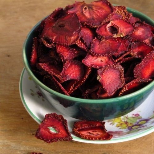 خرید توت فرنگی خشک