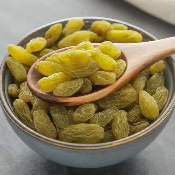 کشمش پلویی درجه یک با رنگ طبیعی و طعم شیرین