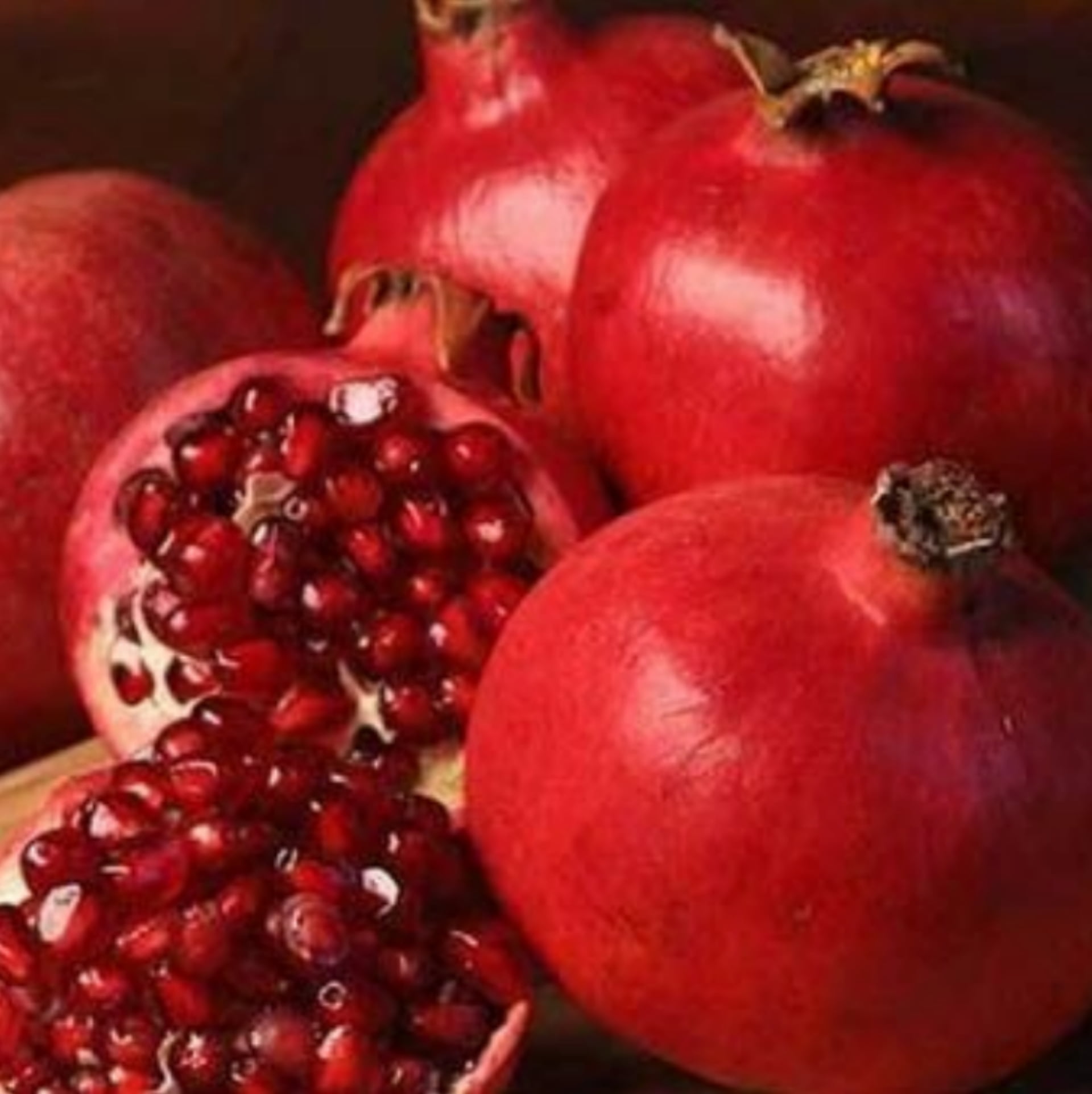 تصویر 4 از انار یاقوتی شهرضا با دانه‌ های درشت و قرمز