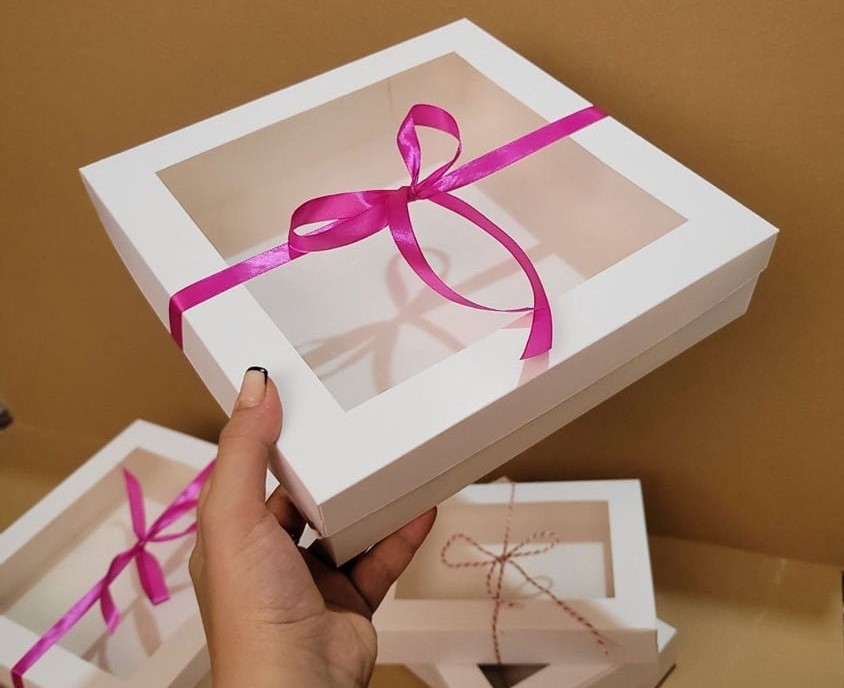 جعبه شیرینی سایز 26 × 31 ارتفاع 6 درب ویترینی