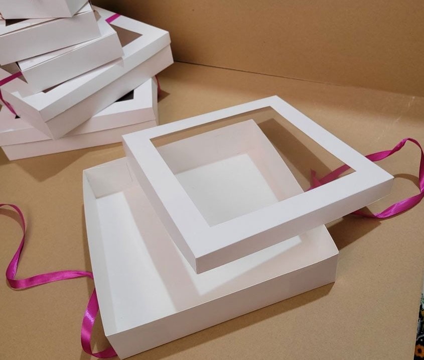 تصویر 1 از جعبه شیرینی سایز 26 × 31 ارتفاع 6 درب ویترینی