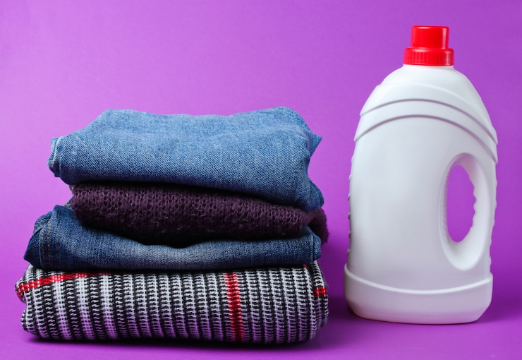 تصویر 1 از مایع لباسشویی لکه‌ بر قوی با فرمول مؤثر برای حذف انواع لکه ها