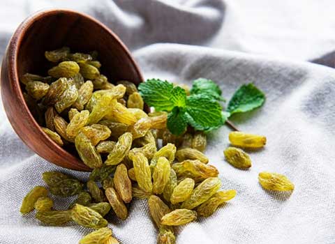 کشمش سبز ارگانیک ممتاز با بافت نرم مناسب تغذیه سالم روزانه بچه ها