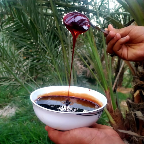 تصویر 1 از شیره خرما تازه‌ + بافت یکنواخت و غلیظ