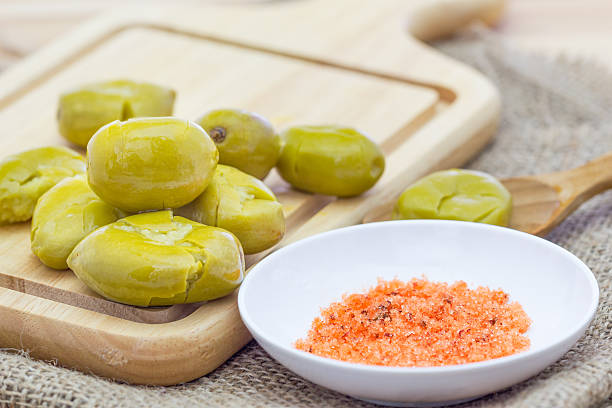 تصویر 4 از زیتون شور با طعم اصیل و بافت محکم