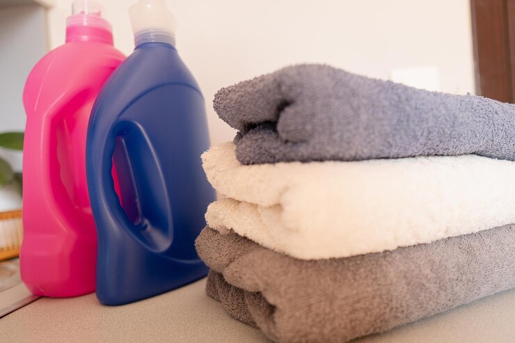 تصویر 1 از مایع لباسشویی با رایحه نعناع برای پاک‌ کنندگی قوی و حس تازگی