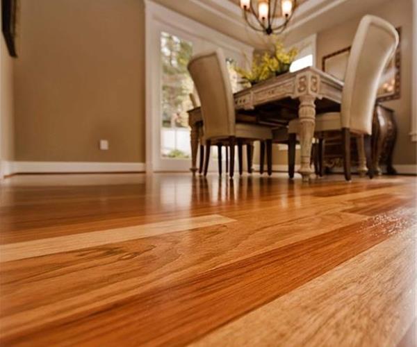 تصویر 4 از کفپوش پشت چسب‌ دار ایرانی + کیفیت صادراتی