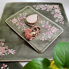 تصویر 4 از سجاده مخمل گل برجسته با تنوع و رنگ بندی بالا