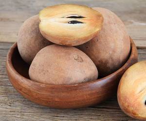 فروش میوه چیکو شیرین و تازه جنوب