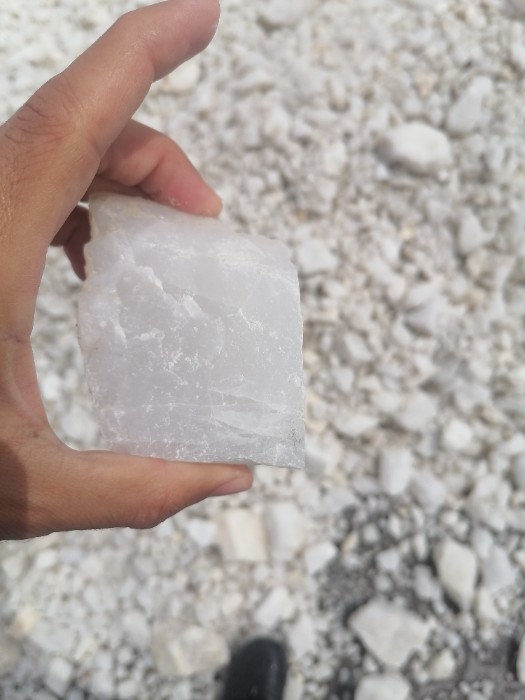 کلوخه سیلیس با درصد سیلیس بالا مخصوص