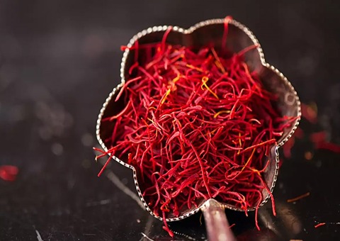 تصویر 4 از زعفران درجه‌ یک با رنگ‌ دهی بالا و عطر بی‌ نظیر